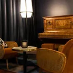 & Oceania Le Conti Hotel Brest