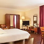 & Oceania Le Conti Hotel Brest