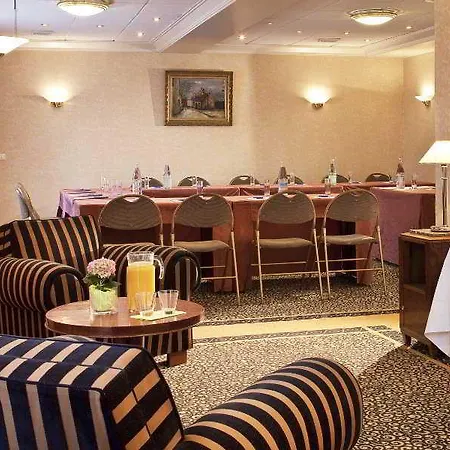 Le Continental Hotel