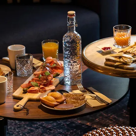 & Oceania Le Conti 4* Brest