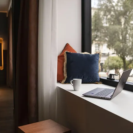 & Oceania Le Conti Hotel Brest