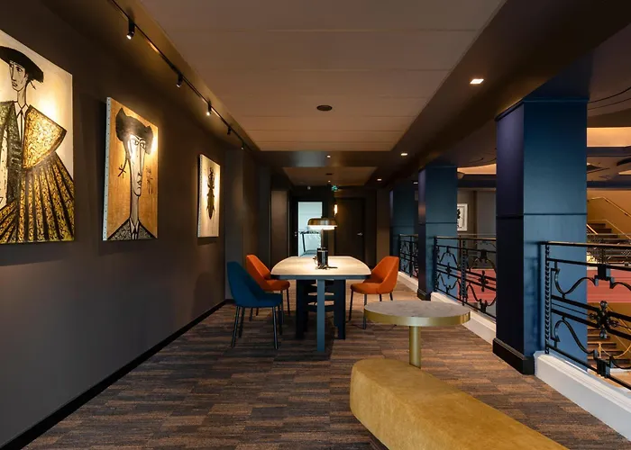 Le Continental Hotel