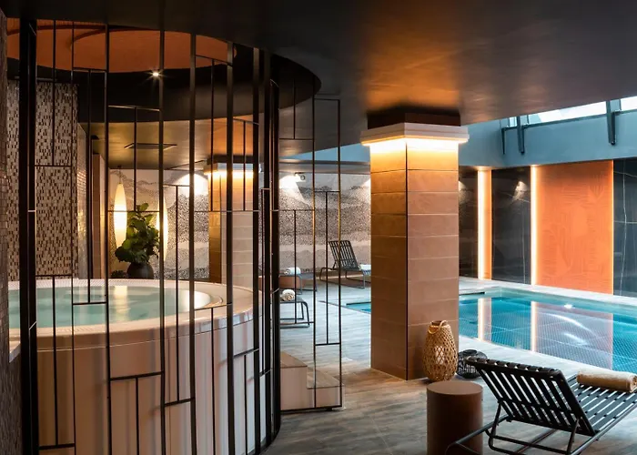 Le Continental Hotel 4*