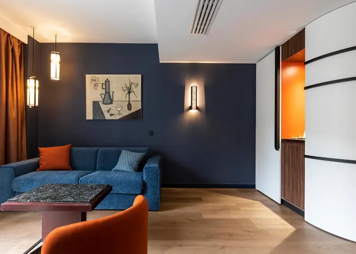 Le Continental Hotel