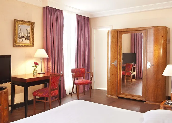 Le Continental Hotel