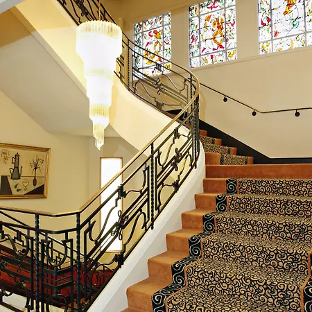 & Oceania Le Conti Brest