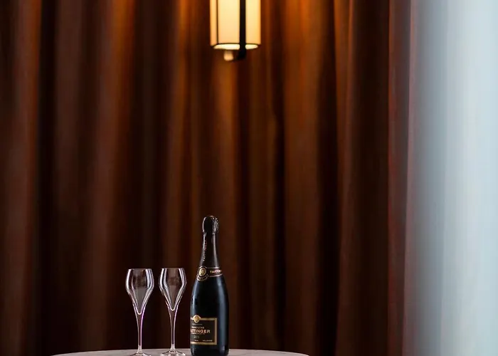 & Oceania Le Conti מלון