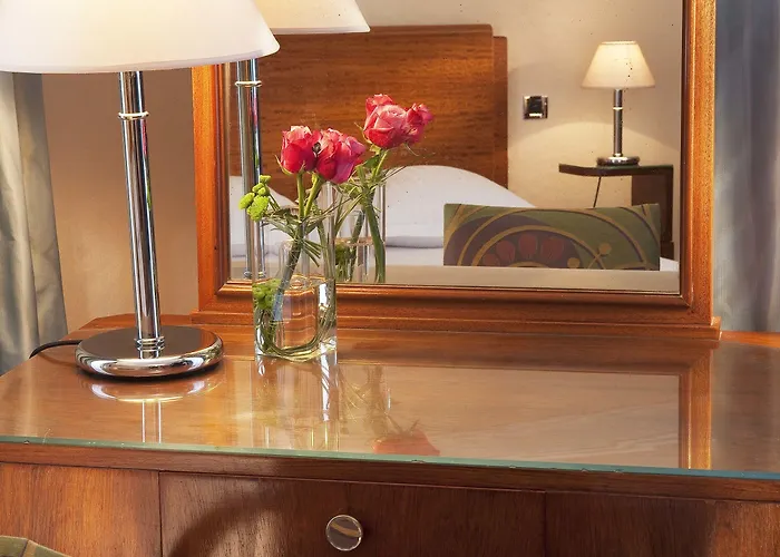 & Oceania Le Conti ברסט